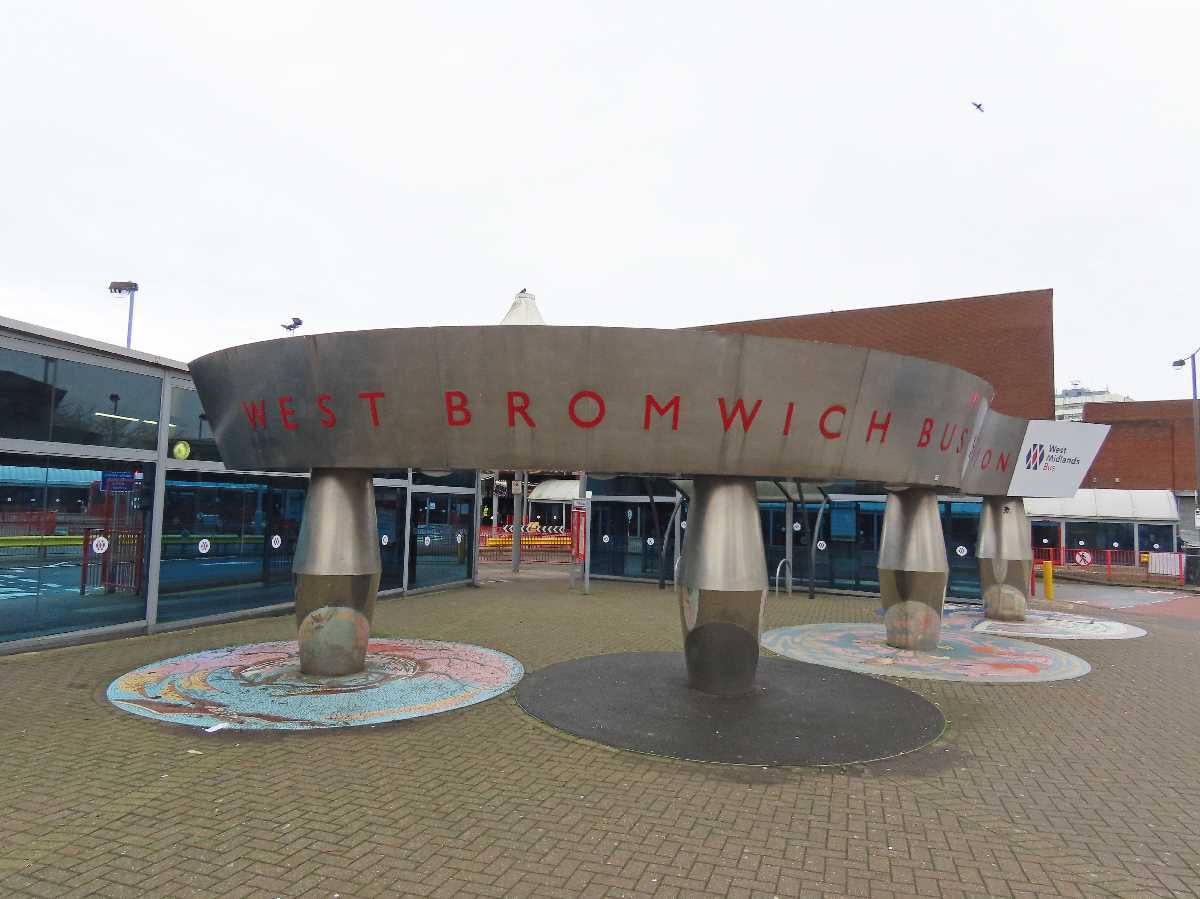 Anamorphic+Portico+at+West+Bromwich+Bus+Station